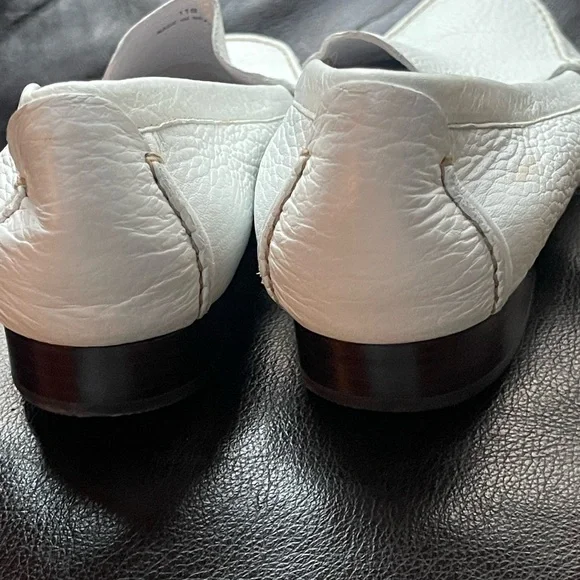 LOAFERS/DRIVING MOCS: Talbots leather loafers/mocs. White - Picture 3 of 5